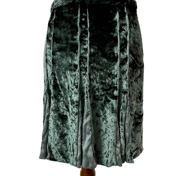 Club Monaco Crushed Velvet Pleated Green Skirt - Picture 2 of 13